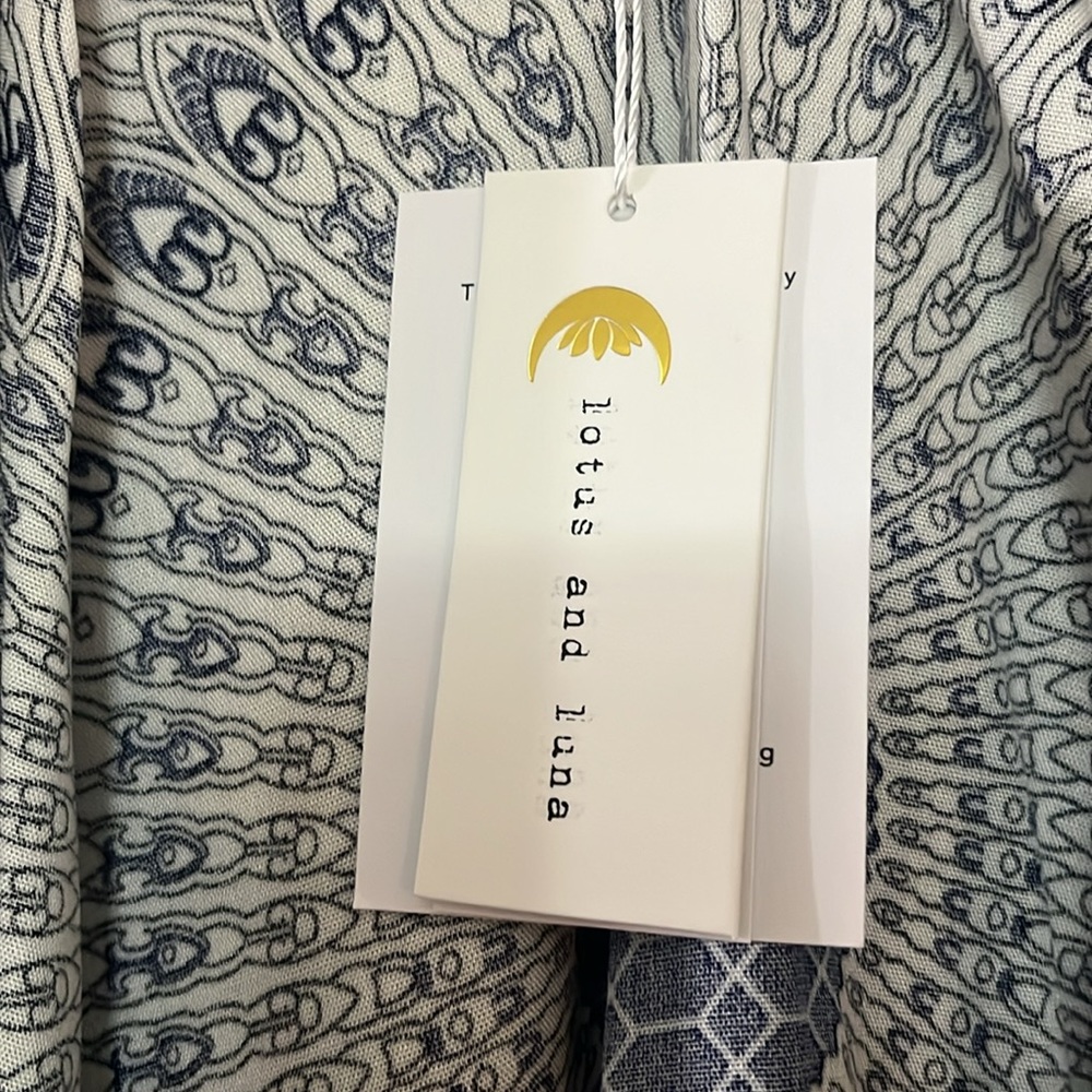 NWT lotus and luna Cape Cod Mandala Kimono, blue and white - Picture 3 of 6